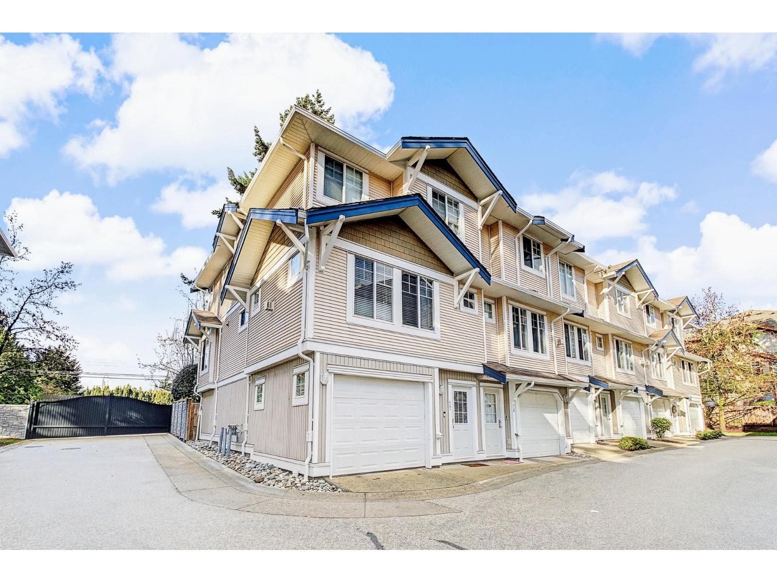 75 6533 121 STREET photo 3