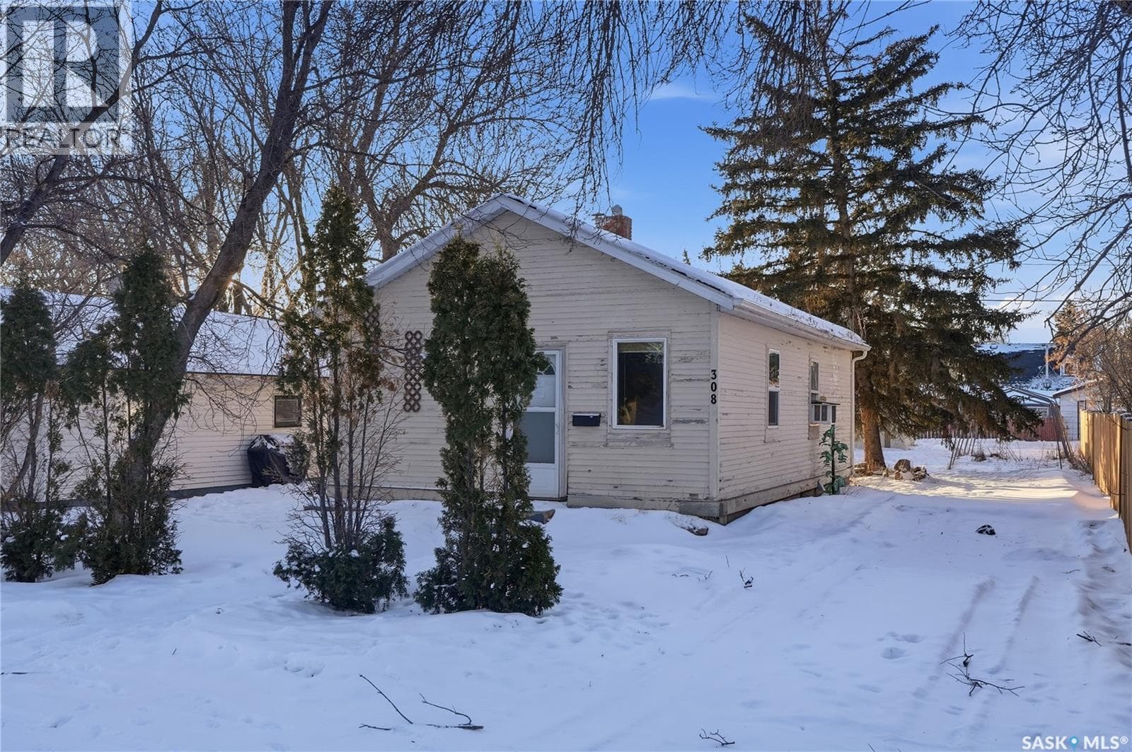 2 bed 1 bath single family at 308 1st STREET E — $85,000