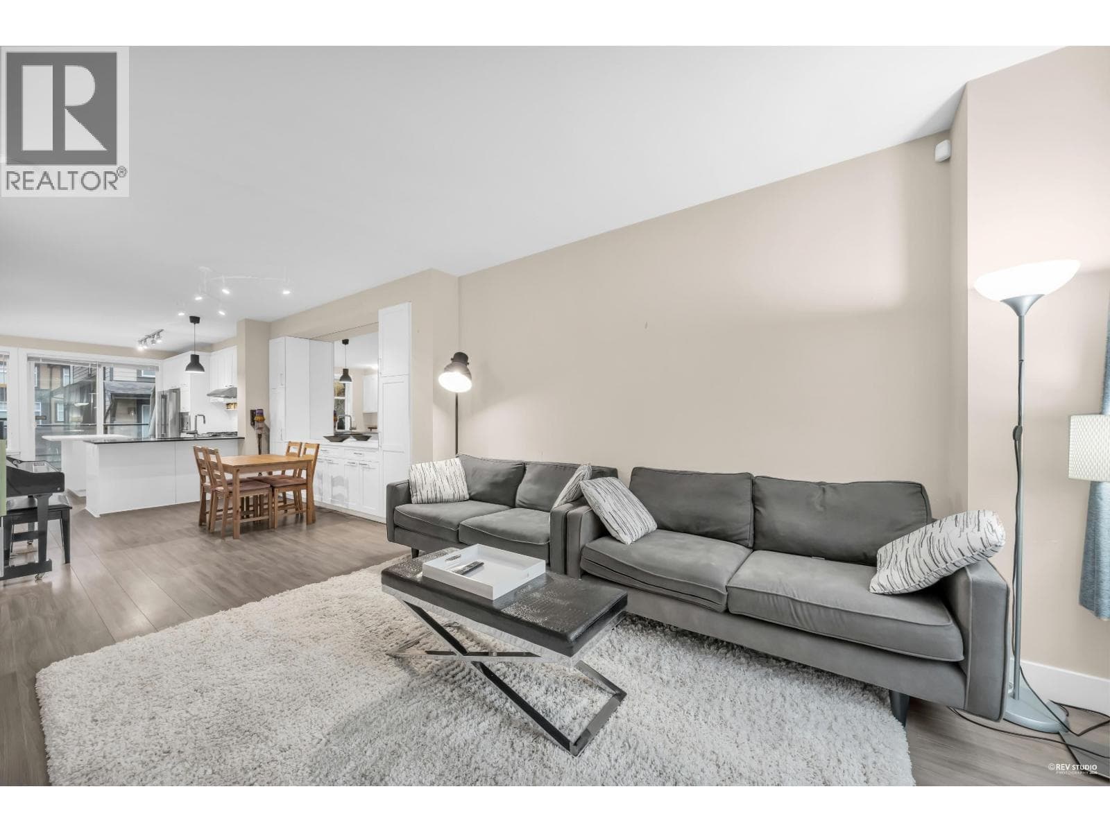 26 6088 BERESFORD STREET photo 4