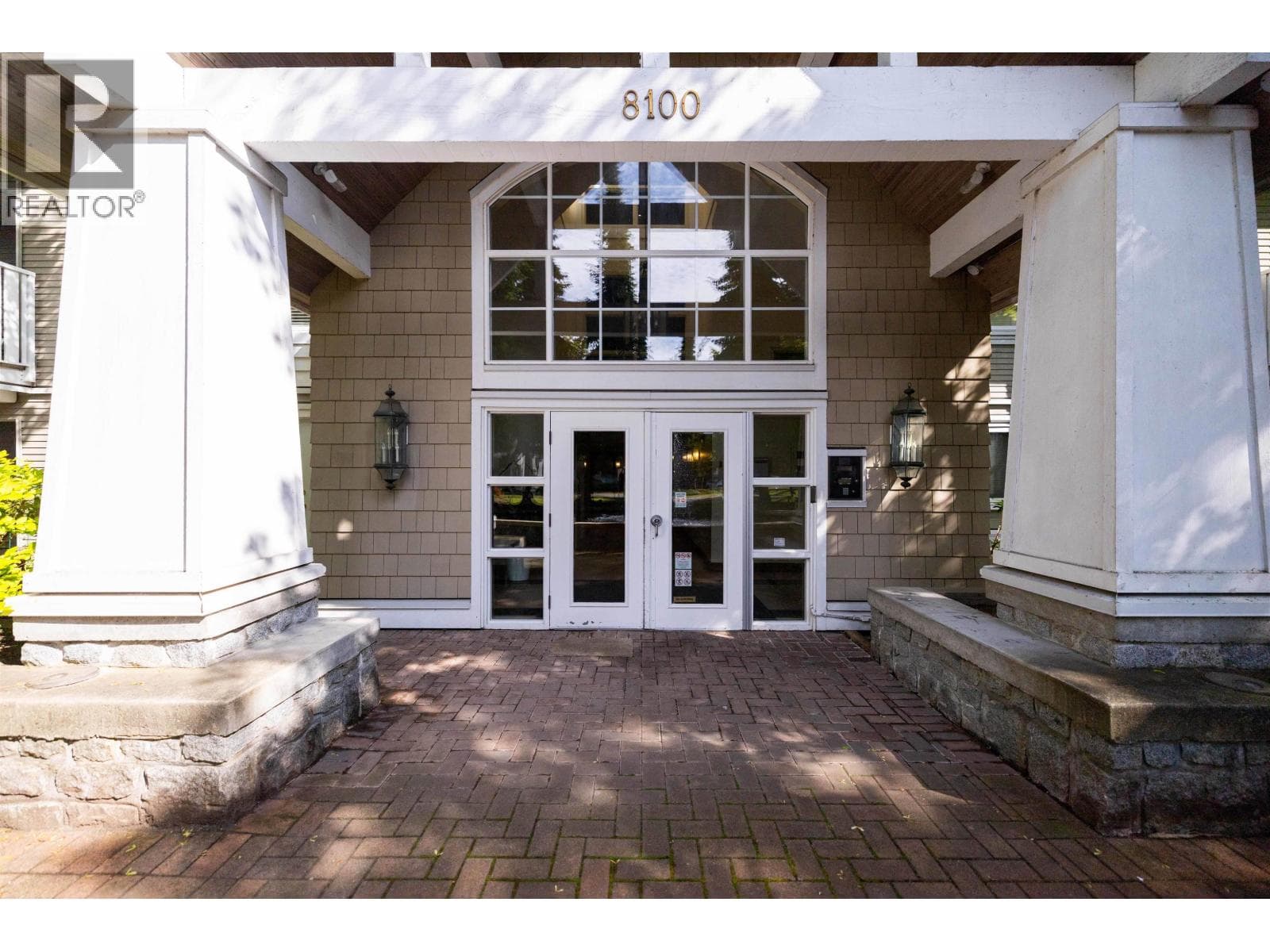 208 8100 JONES ROAD photo 4