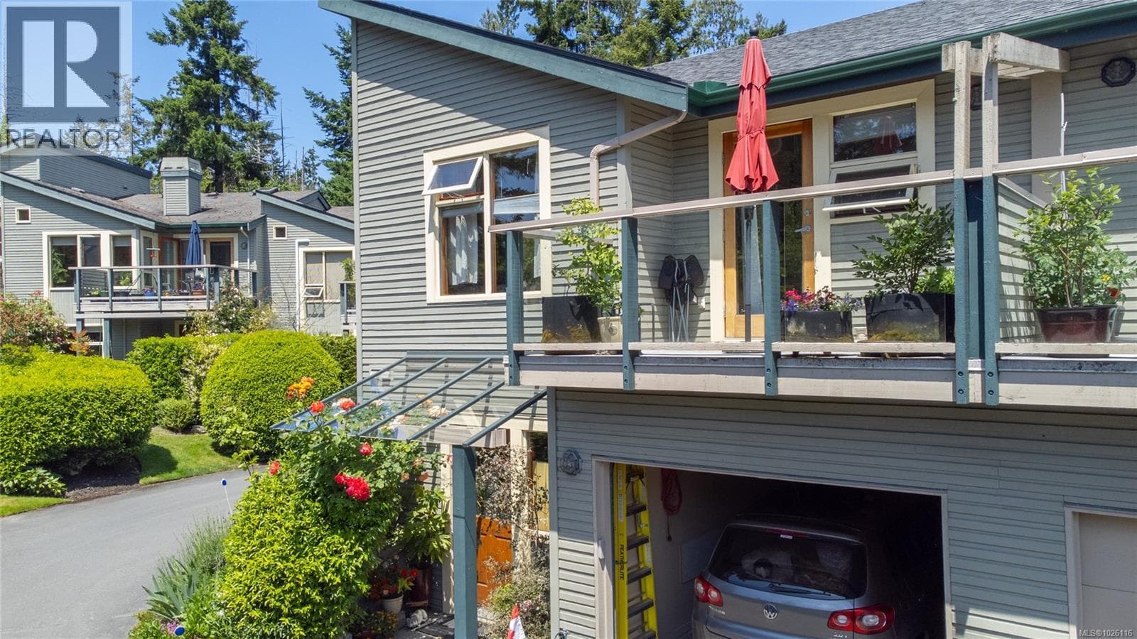 3 bed 3 bath single family at 9 133 Corbett Rd — $739,000