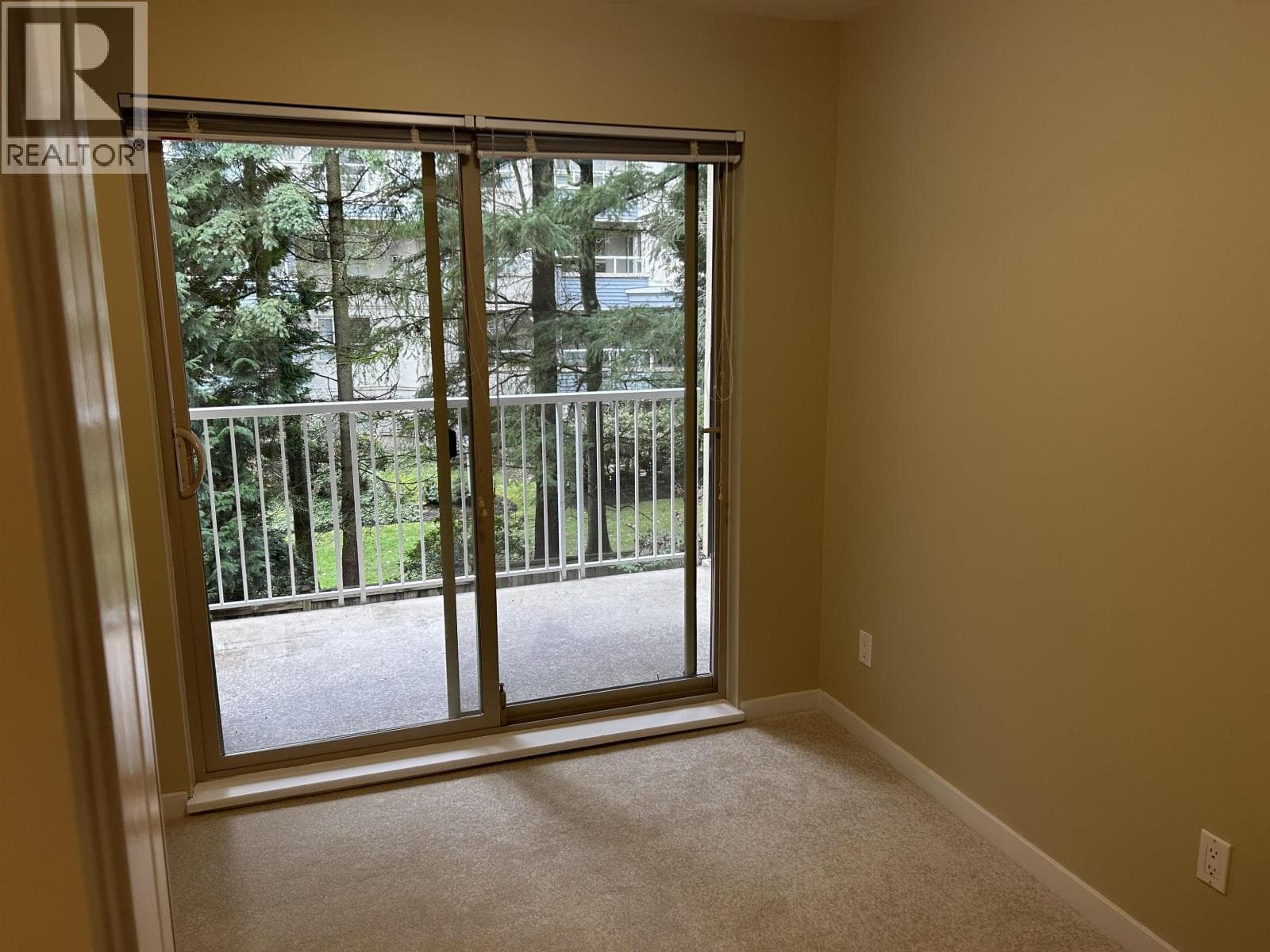 205 7337 MACPHERSON AVENUE photo 5