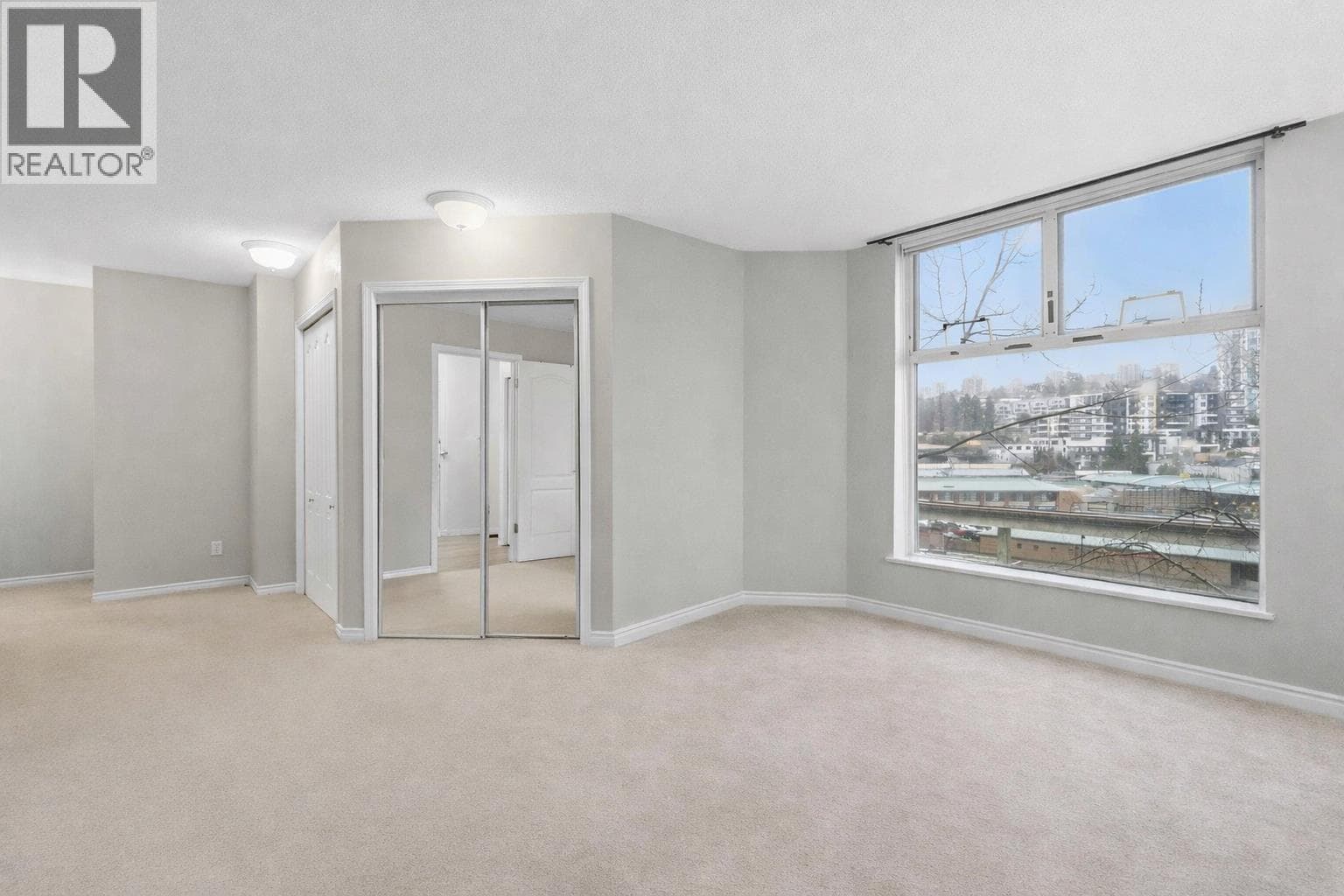 601 1135 QUAYSIDE DRIVE photo 3