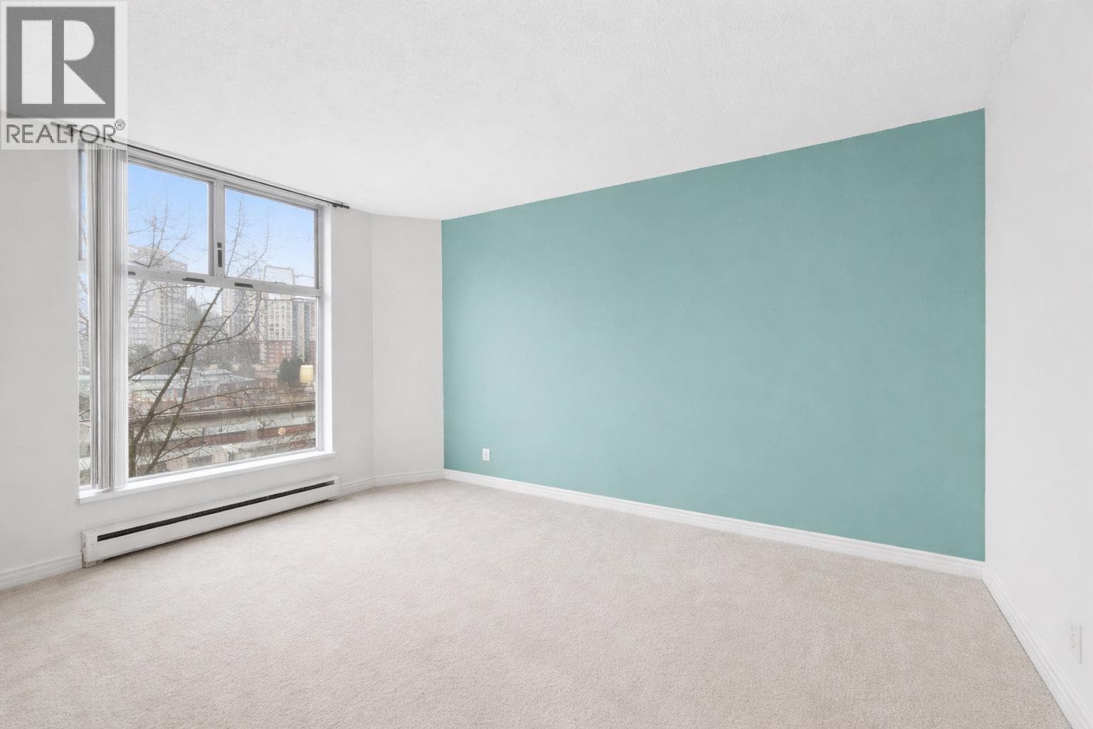 601 1135 QUAYSIDE DRIVE photo 2