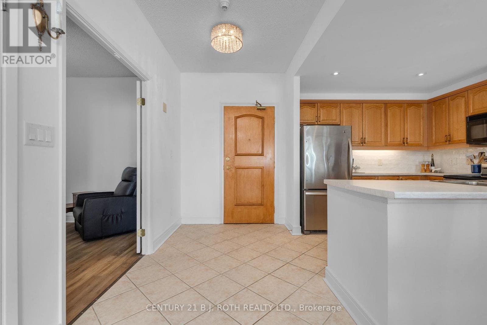 1402 - 2 TORONTO STREET photo 2