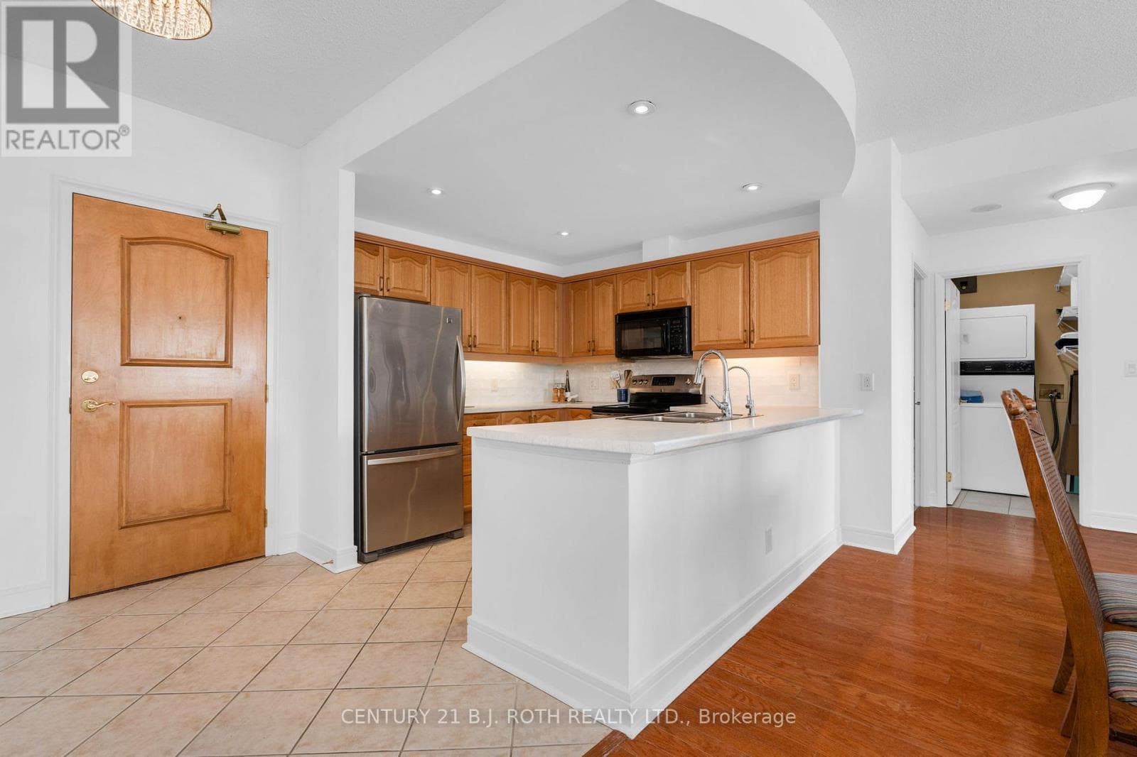 1402 - 2 TORONTO STREET photo 3