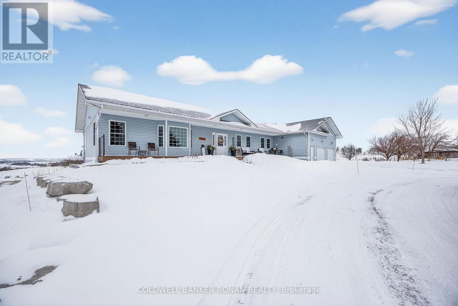 4886 15TH SIDE ROAD photo 3