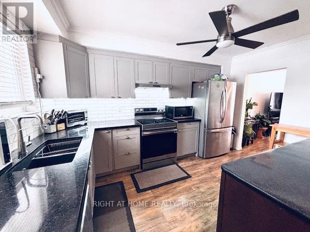 7 - 925 BAYLY STREET photo 2