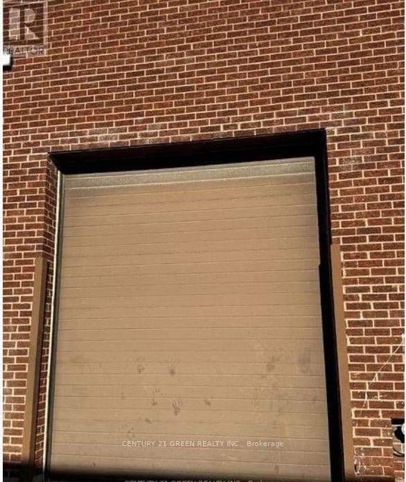 4 - 9 CASTER AVENUE photo 2