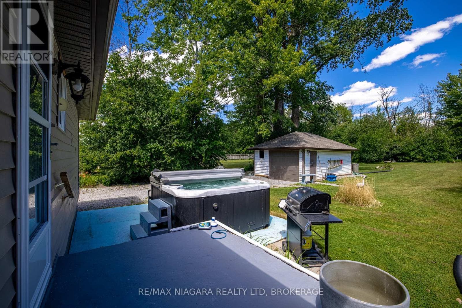 434 CRESCENT ROAD photo 3