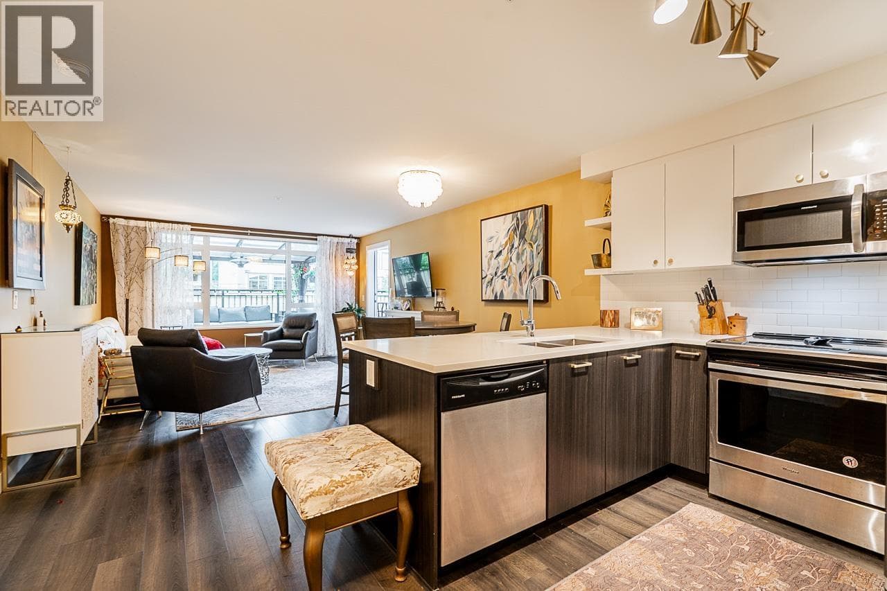 221 2525 CLARKE STREET photo 3