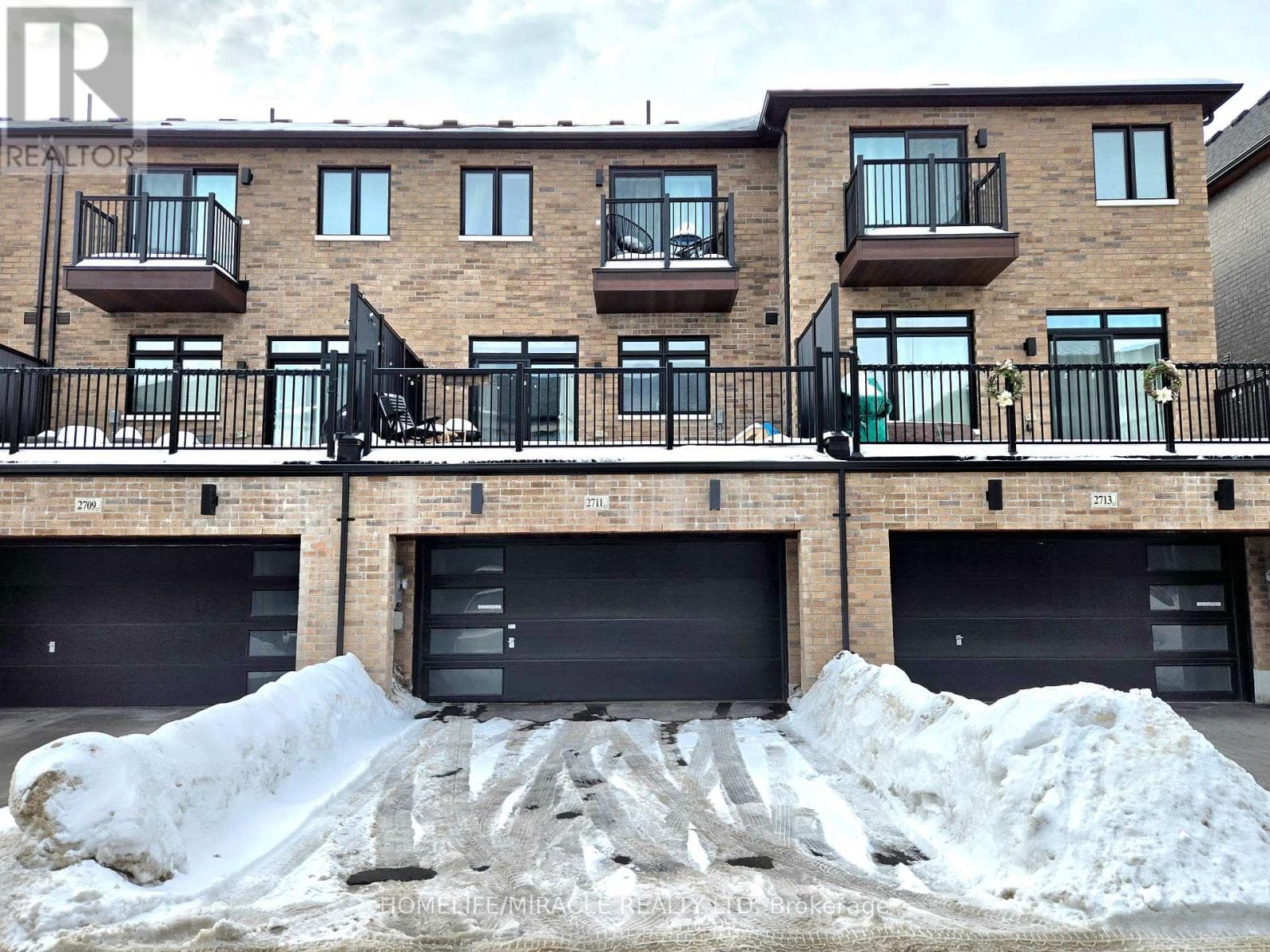 2711 PETER MATTHEWS DRIVE photo 2