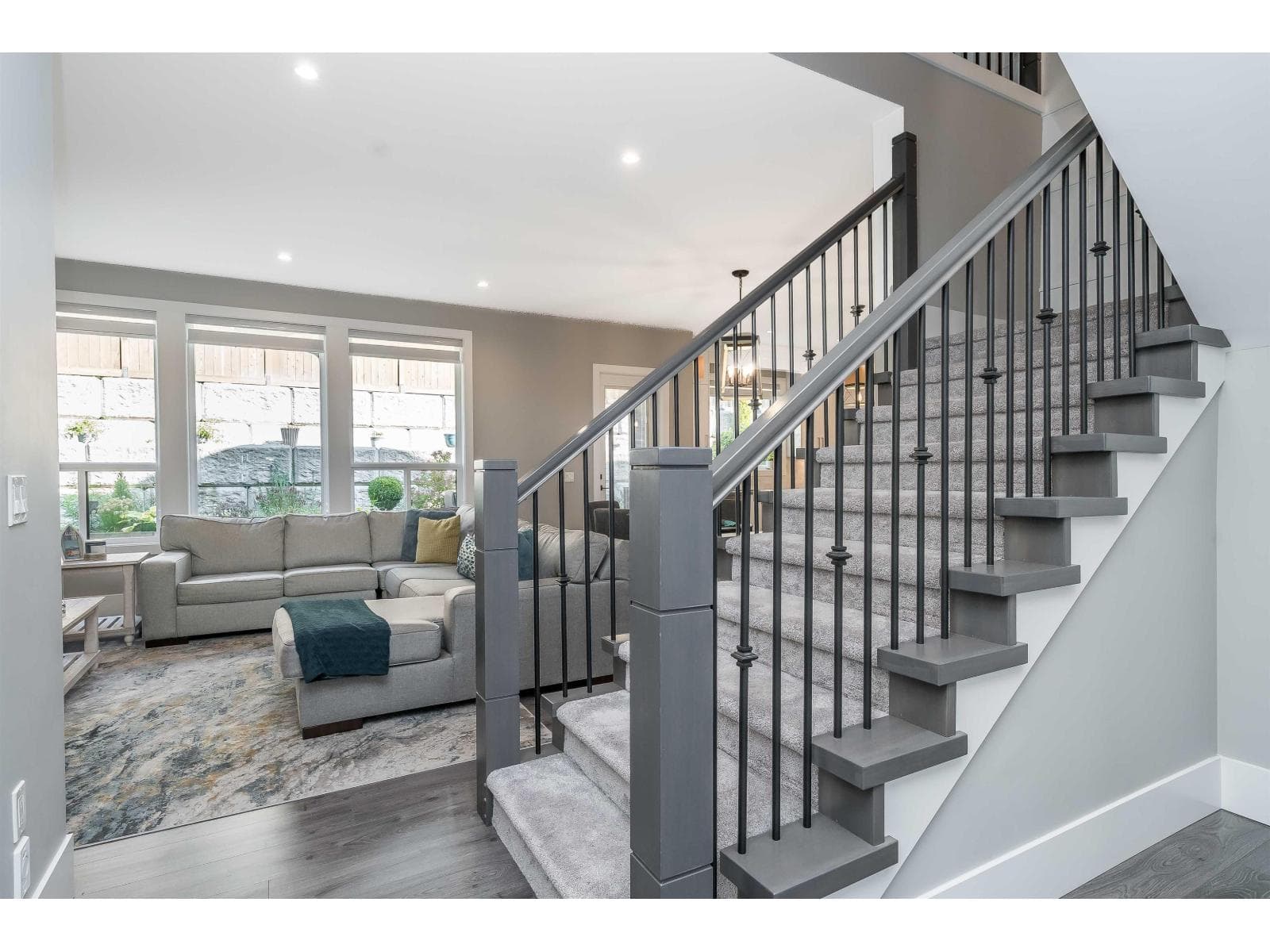 16739 16A AVENUE photo 5