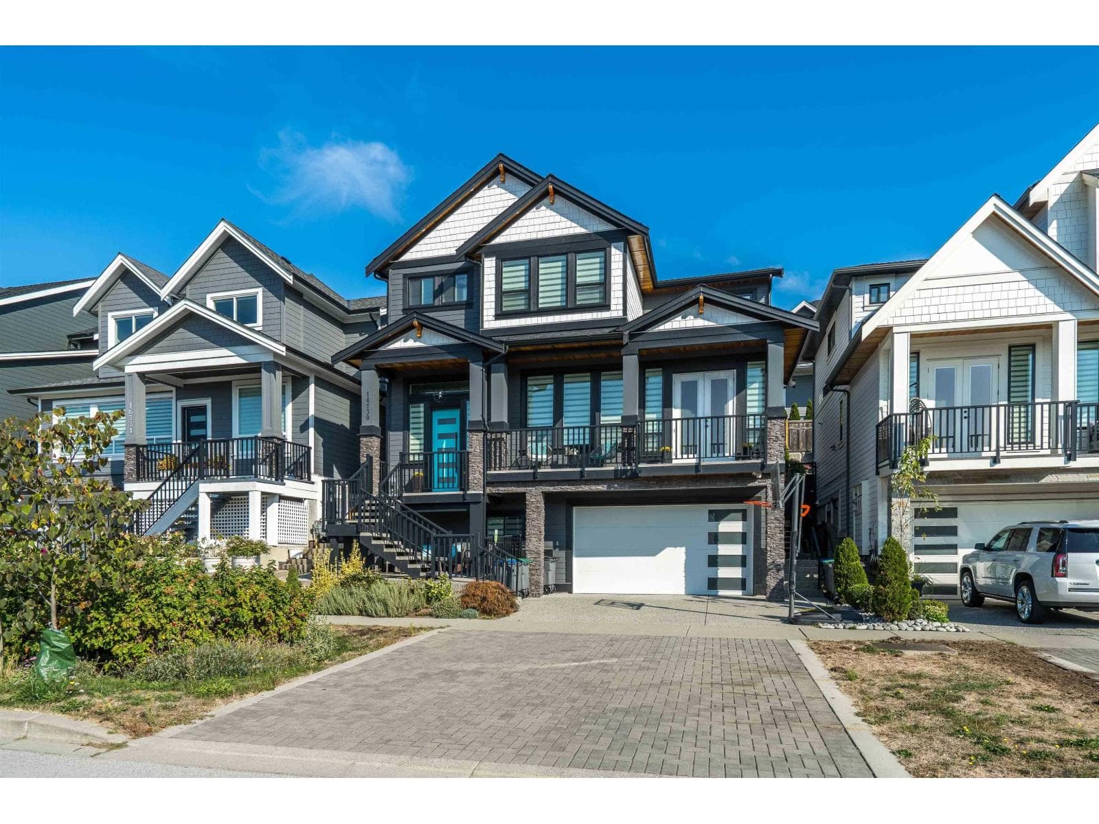 16739 16A AVENUE photo 2