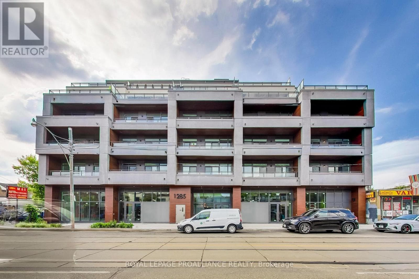 3 bed 2 bath single family at 206 - 1285 QUEEN STREET E — $759,999