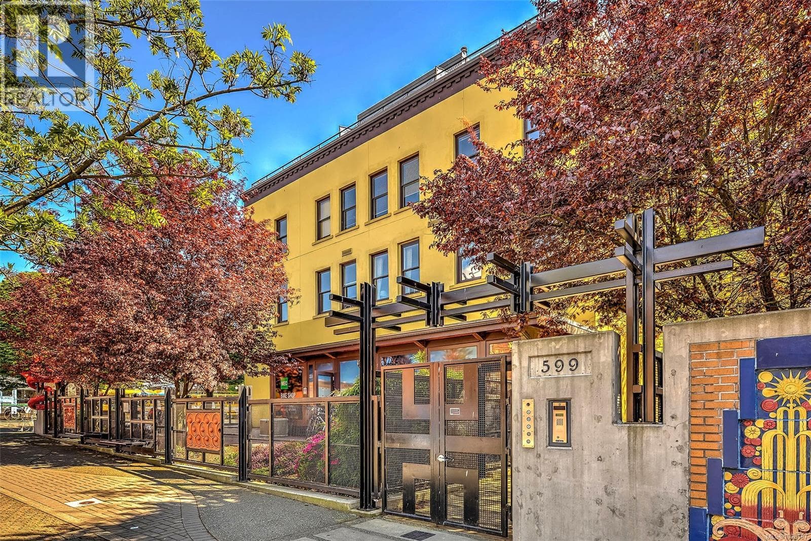 1 bed 1 bath single family at 214 599 Pandora Ave — $399,900