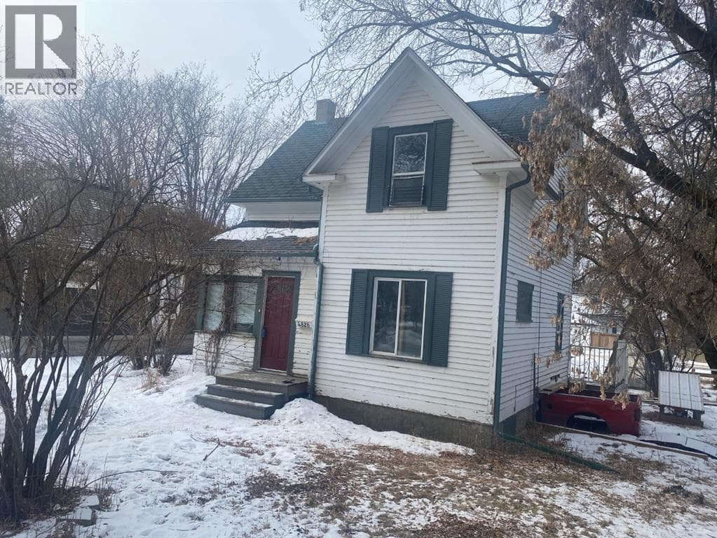 4826 47 Street — photo 2