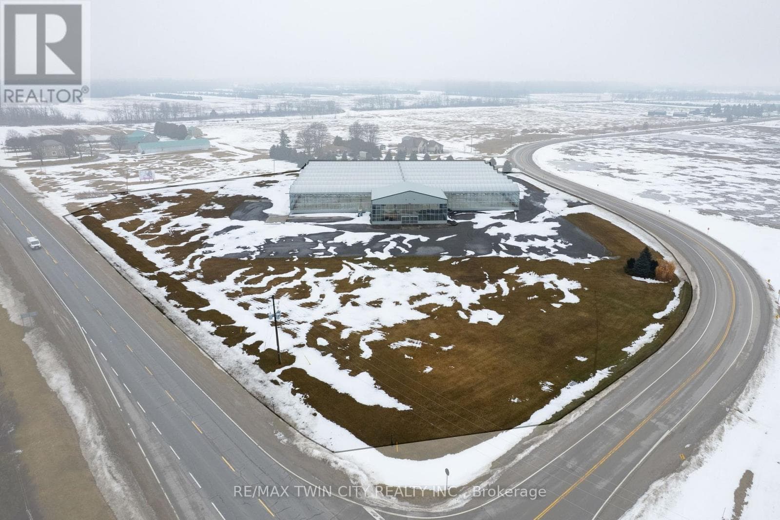1888 WINDHAM CENTRE ROAD photo 2