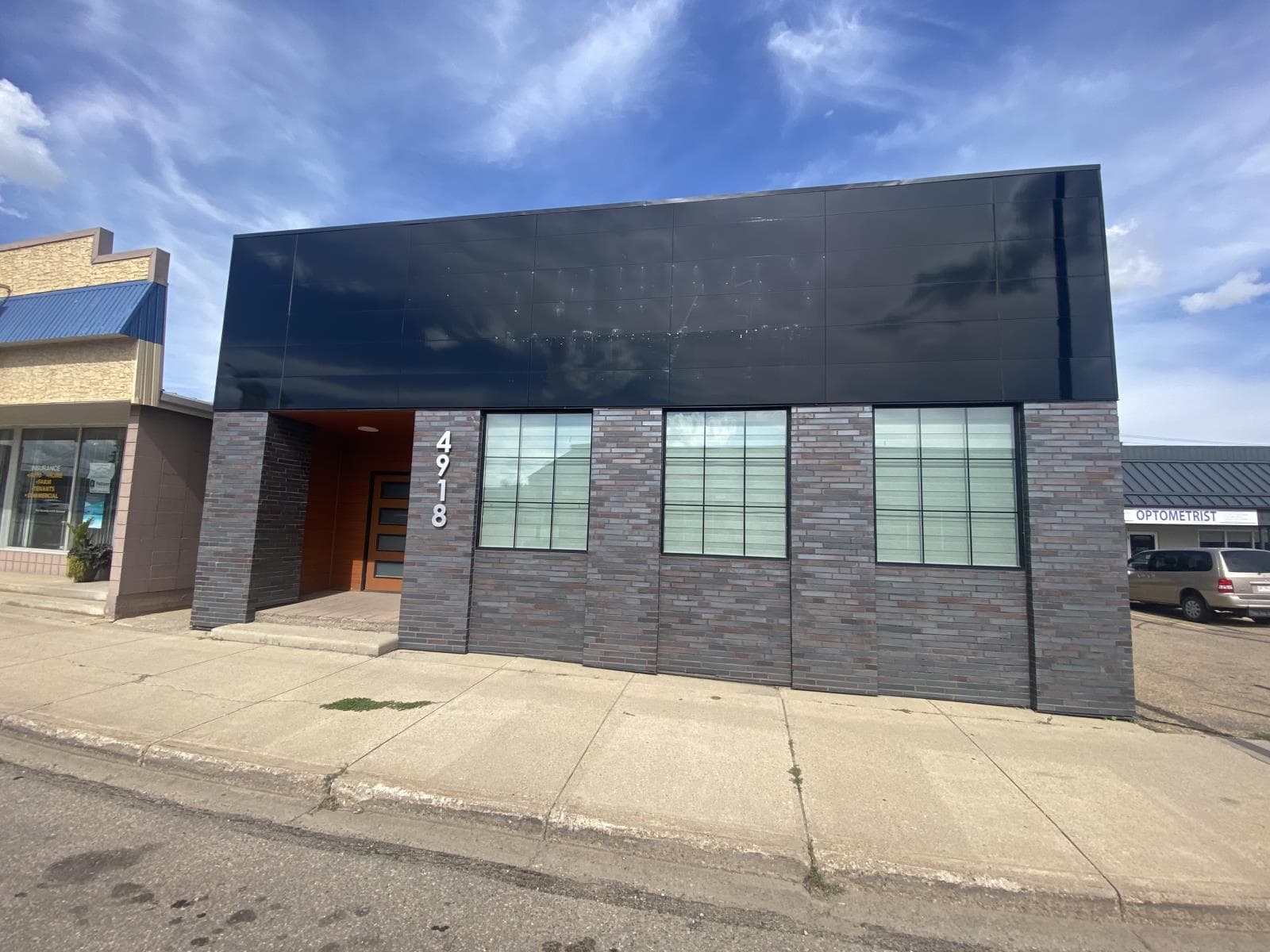 4918 50 Avenue — photo 2