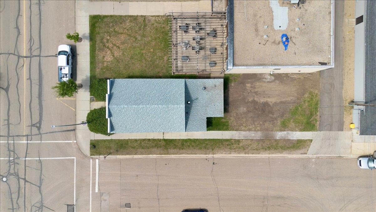 5002 50 Avenue — photo 5