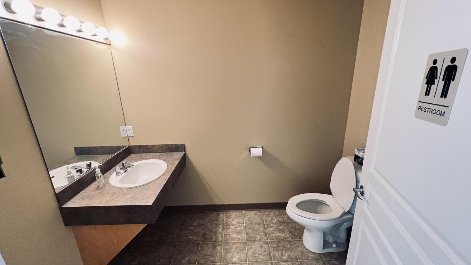 201, 5020 Lac Ste Anne Trail S — photo 4