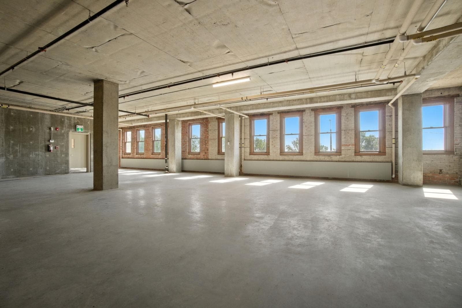 9666 JASPER Avenue — photo 4
