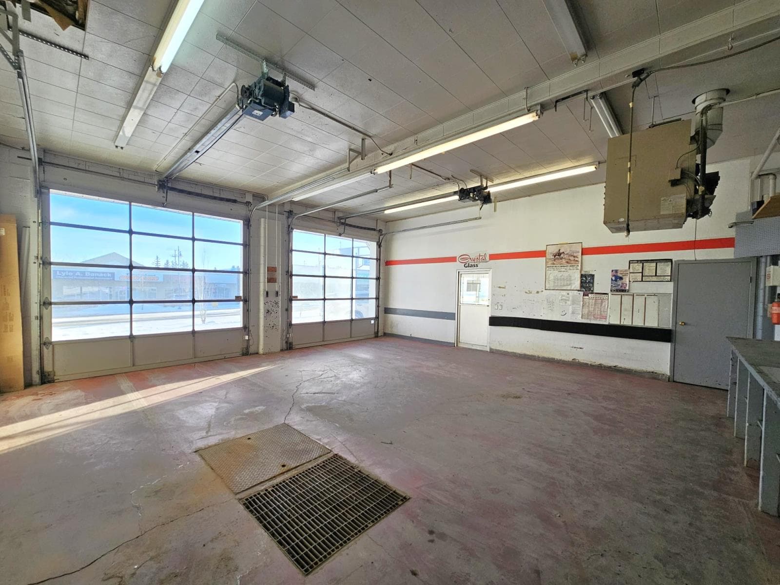 5108 50 Street — photo 3