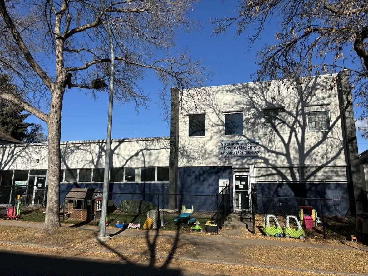 9928  81 Avenue photo 2