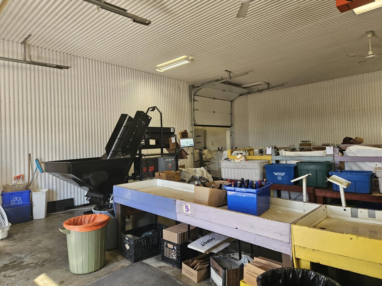 5602  44 St photo 3