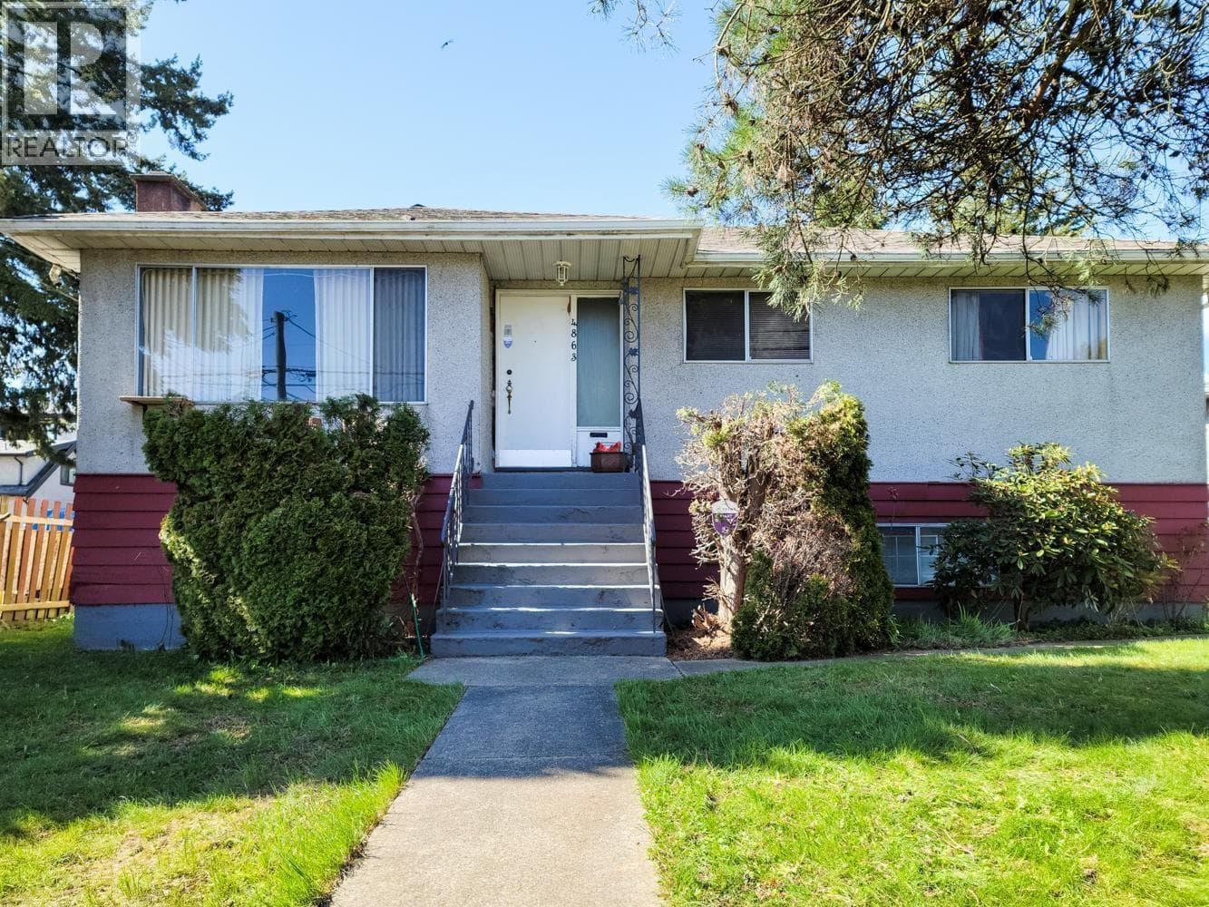 4863 RUPERT STREET photo 5