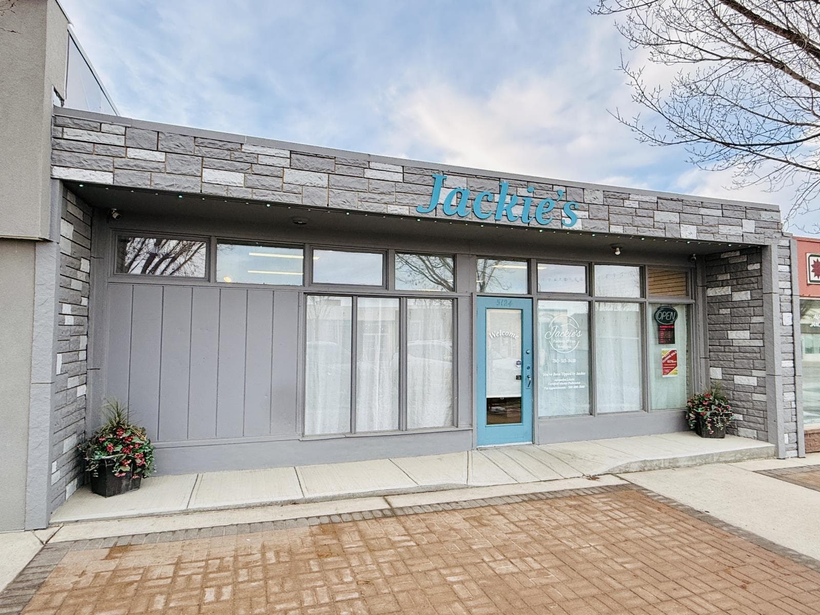 5124 51 Street — photo 2