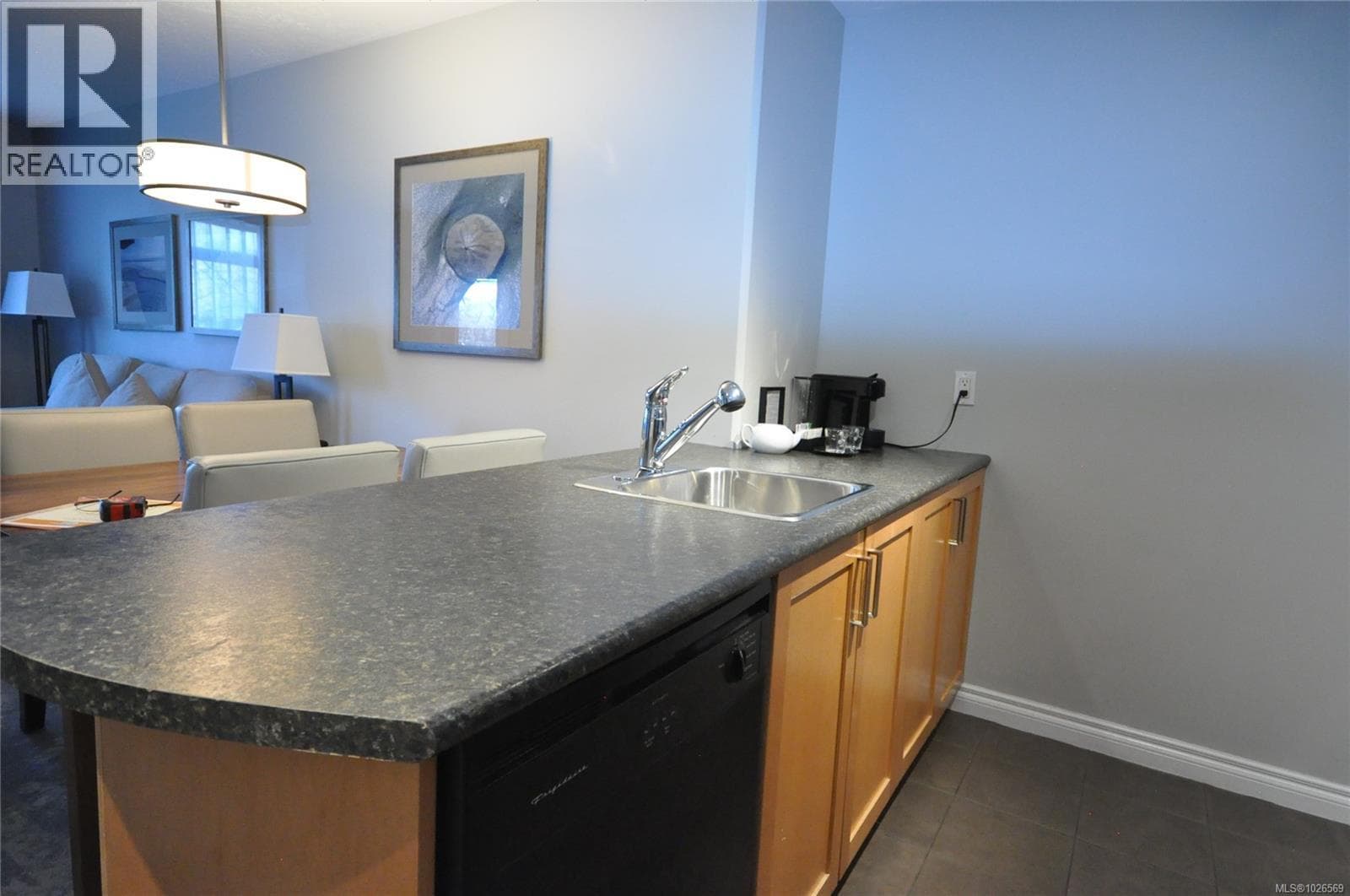 204D 1800 Riverside Lane photo 4