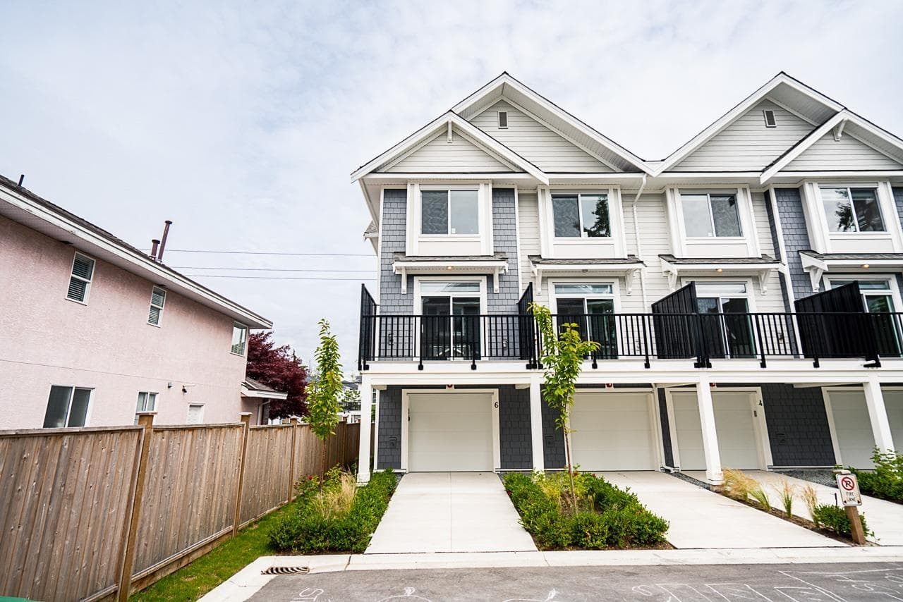 2 bed 3 bath single family at 6 2525 156 STREET — $809,000