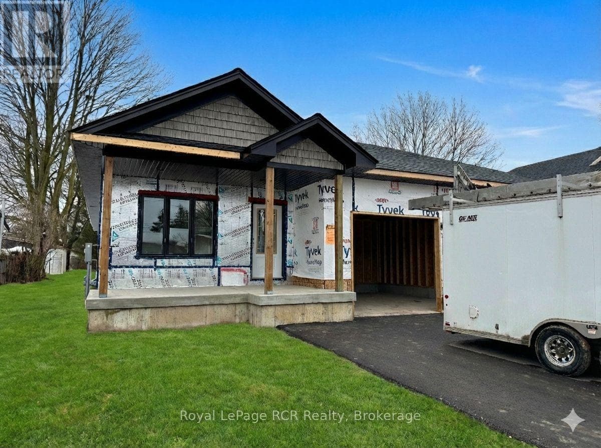 86 GRIFFITH STREET photo 2