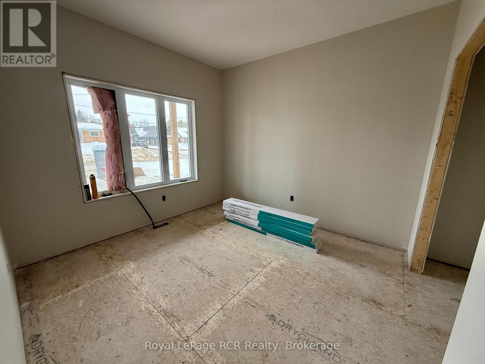 86 GRIFFITH STREET photo 5