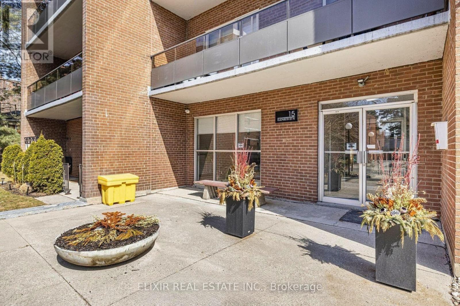 605 - 15 ELIZABETH STREET N photo 2