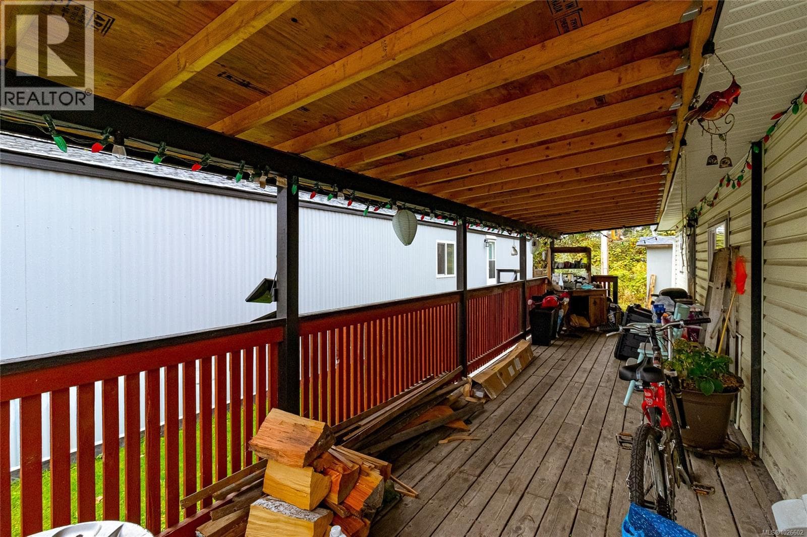 132 1753 Cecil St photo 5