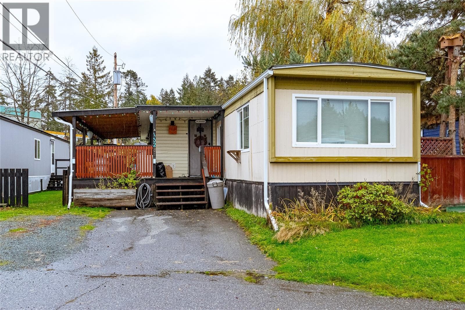 132 1753 Cecil St photo 4