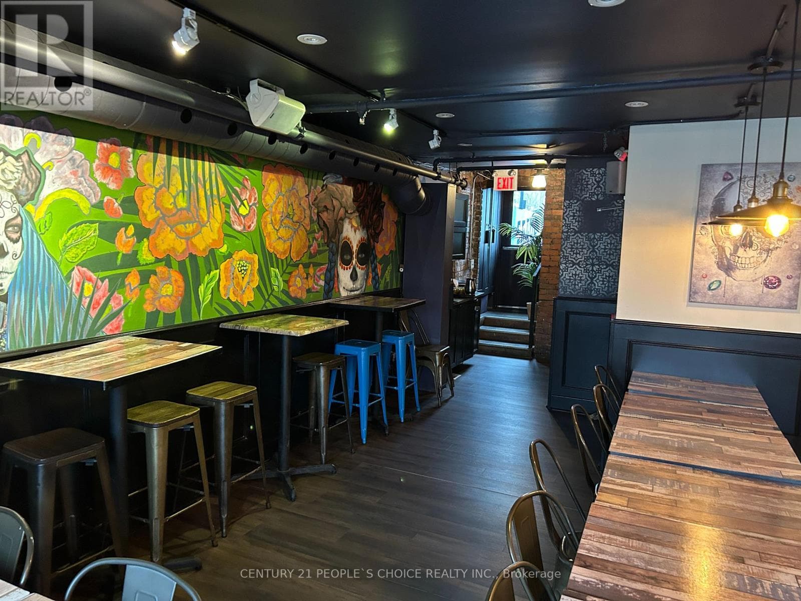 1058 GERRARD STREET E photo 2