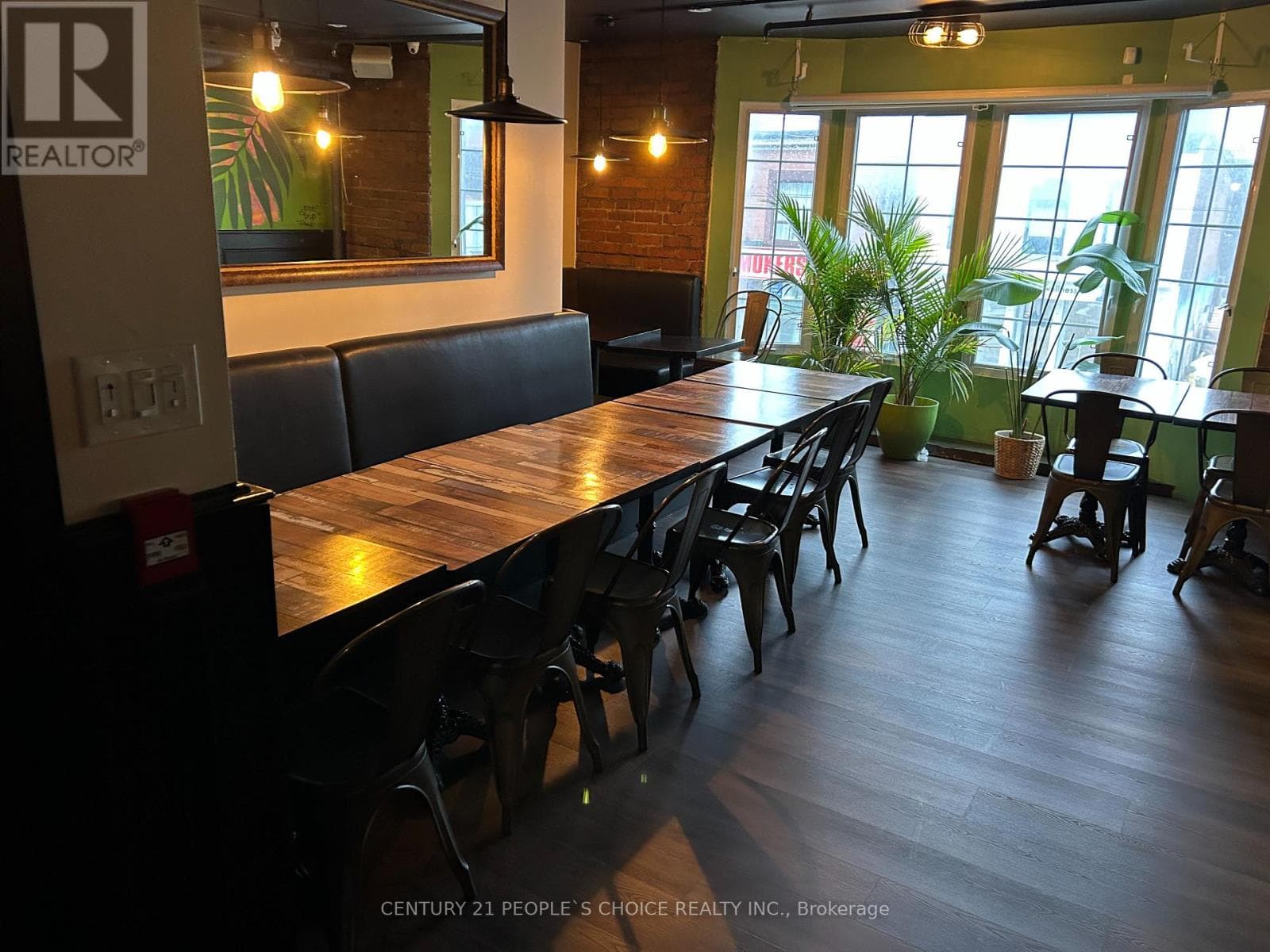 1058 GERRARD STREET E photo 3