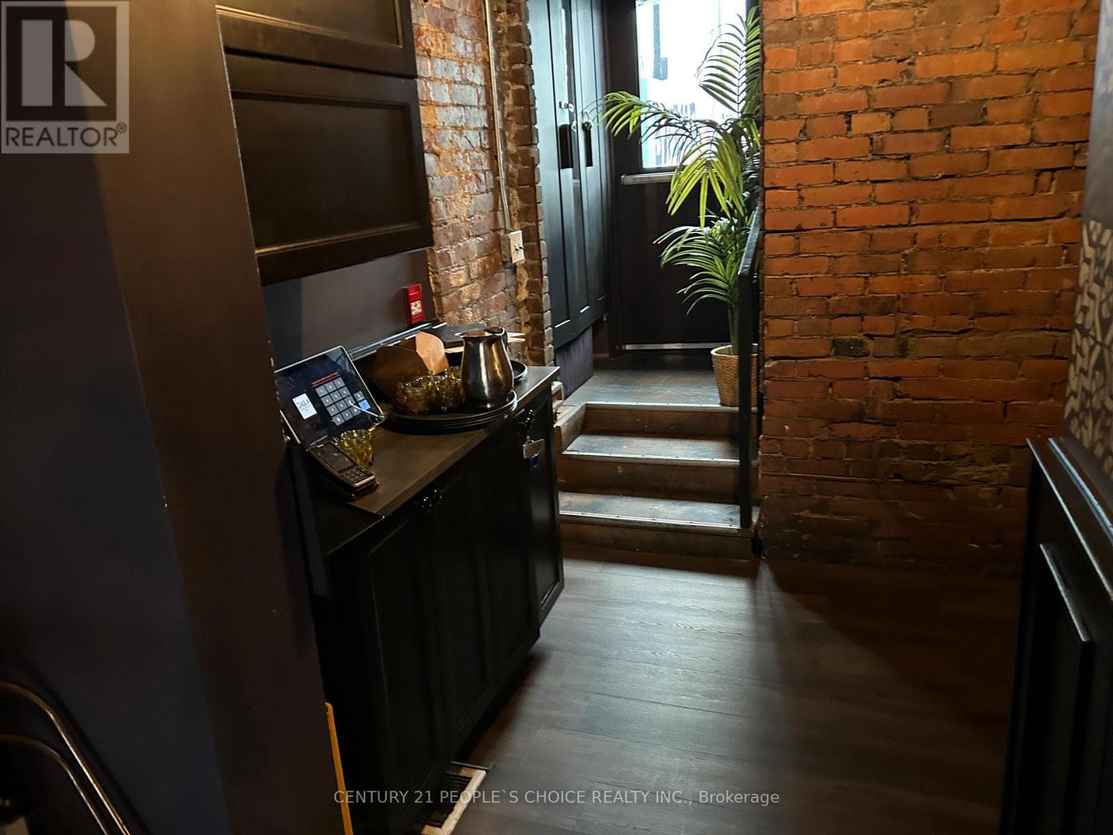 1058 GERRARD STREET E photo 5