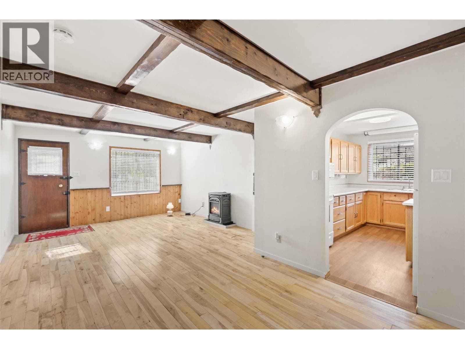 376 Alexander Avenue photo 4