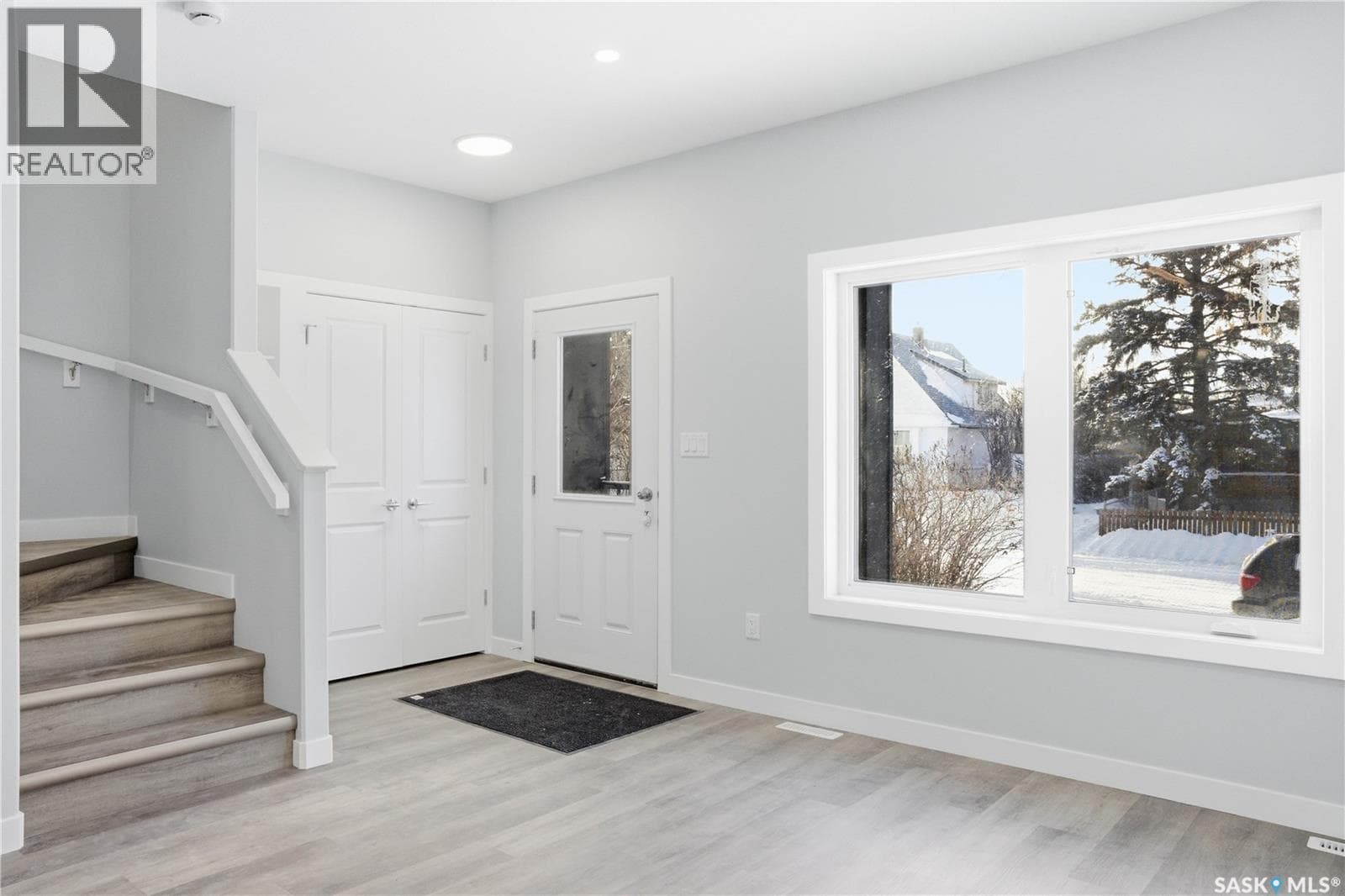 857 Elliott STREET — photo 3