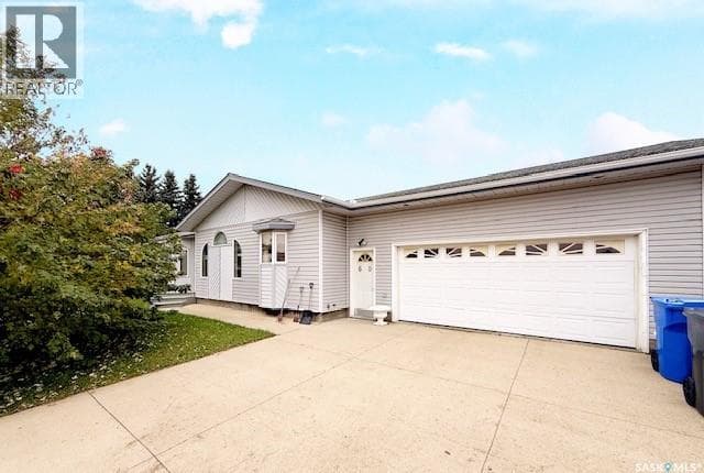 60 Banks CRESCENT
