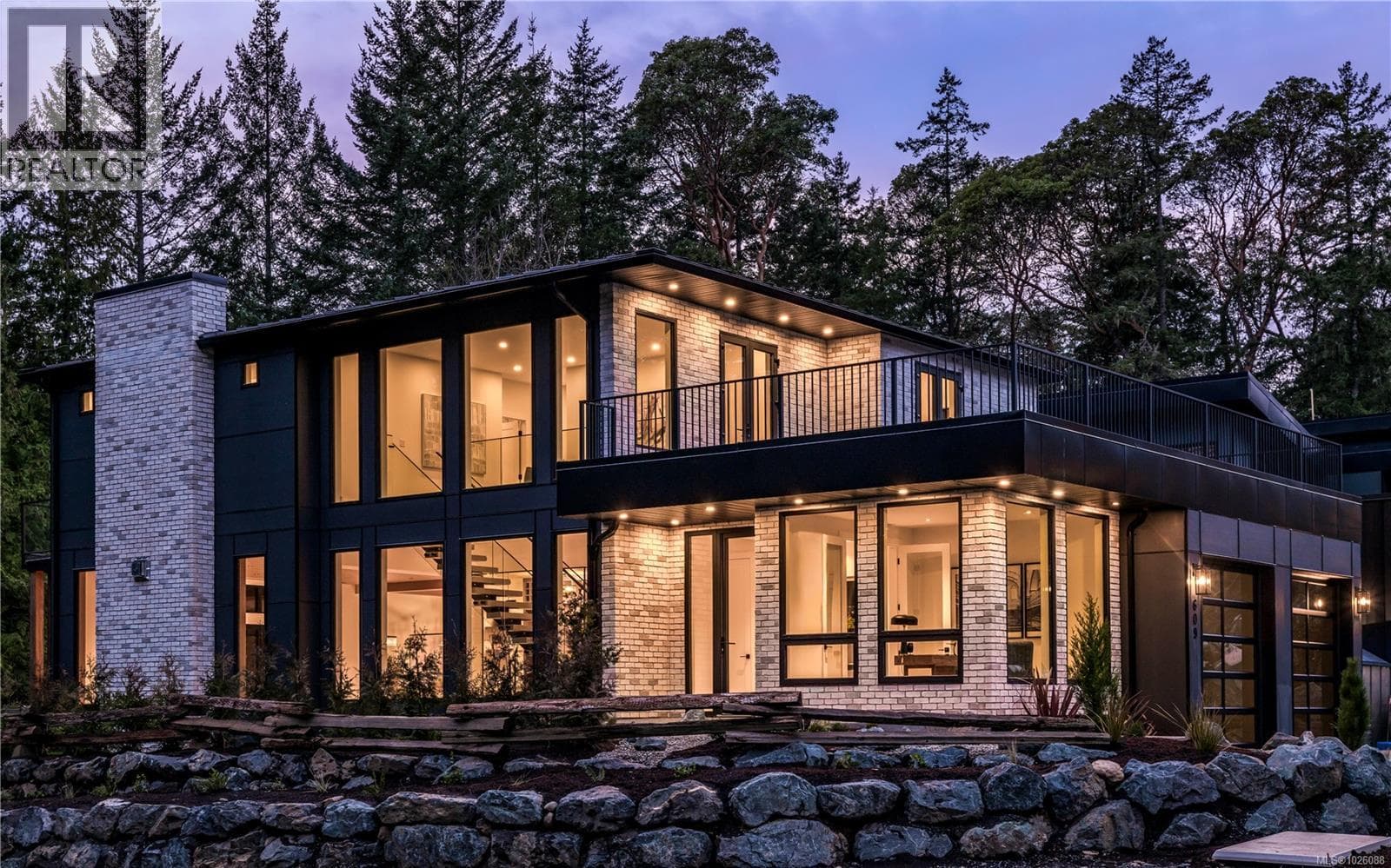 3 bed 4 bath single family at 609 Medalist Ave — $2,499,000