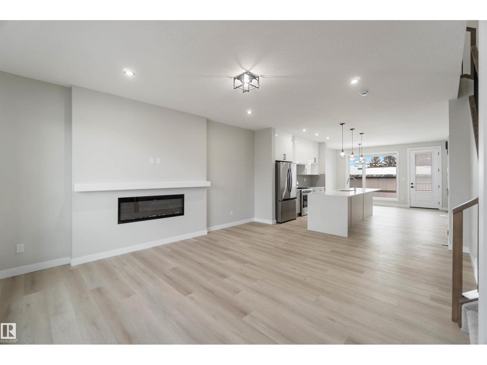 9145 154 ST NW photo 5