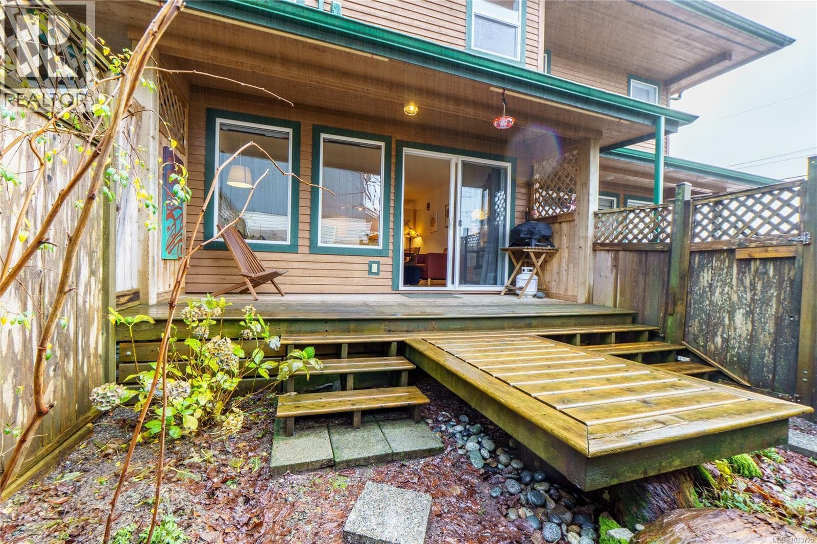 2 1553 Larch Rd photo 5