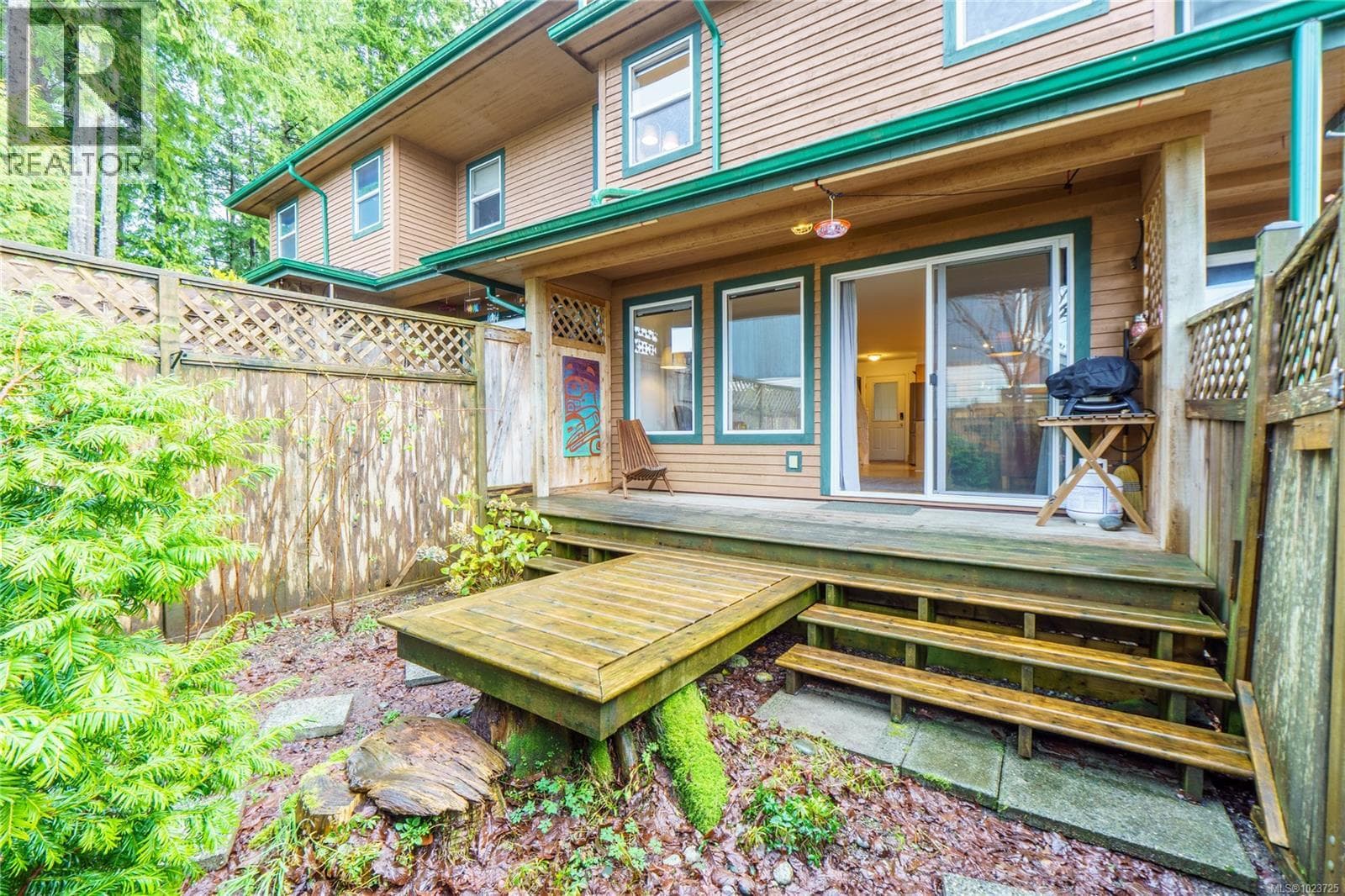 2 1553 Larch Rd photo 4