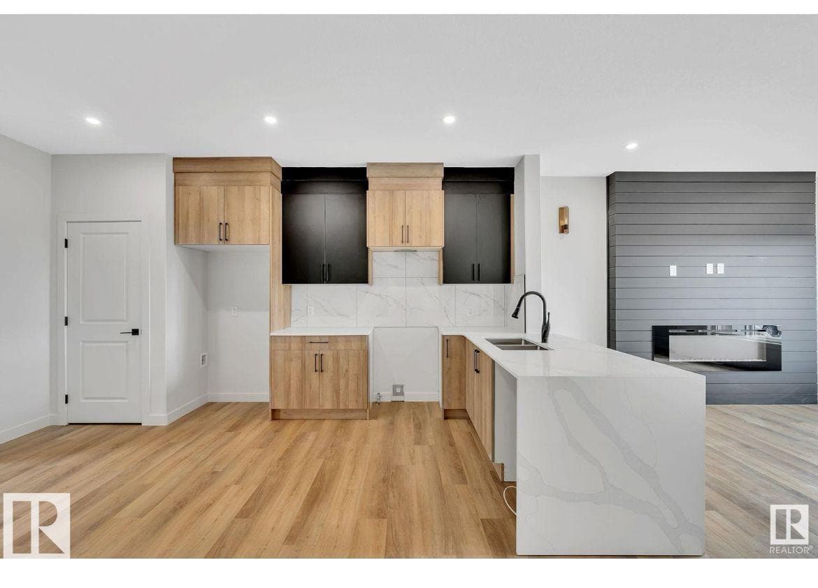 426 crystal creek LI — photo 4