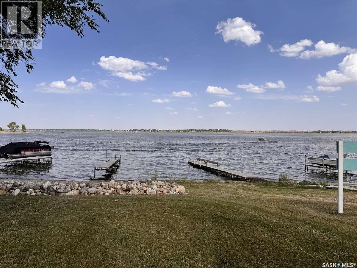 3 bed 2 bath single family at 100B Lakeshore DRIVE — $599,000